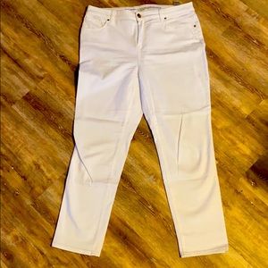 Chico’s so slimming ankle jeans